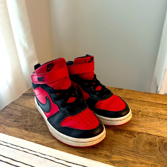 BOYS' NIKE LITTLE KID COURT BOROUGH MID 2 SNEAKERS - Picture 1 of 4